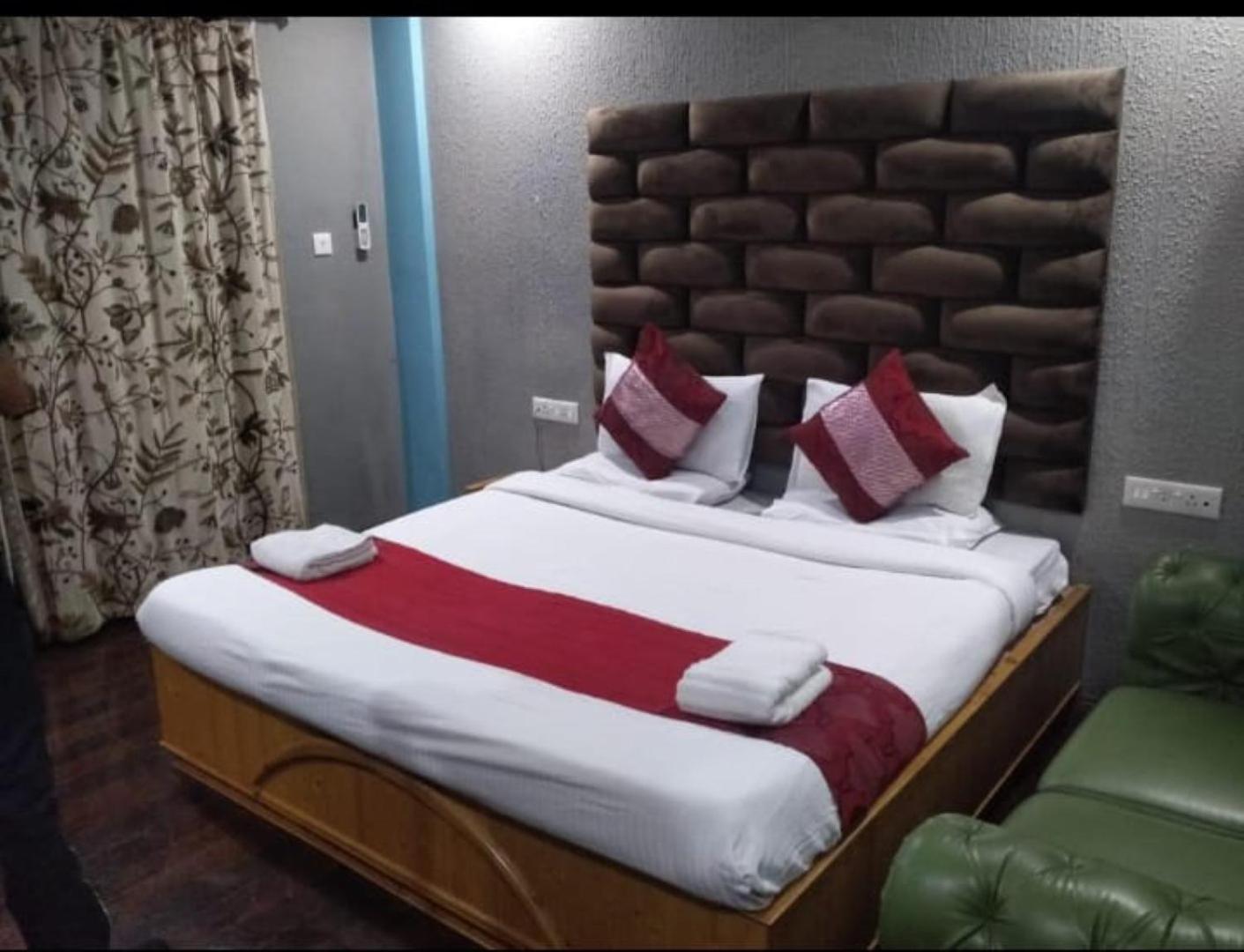 Hotel Shefaf Durgjan Extérieur photo